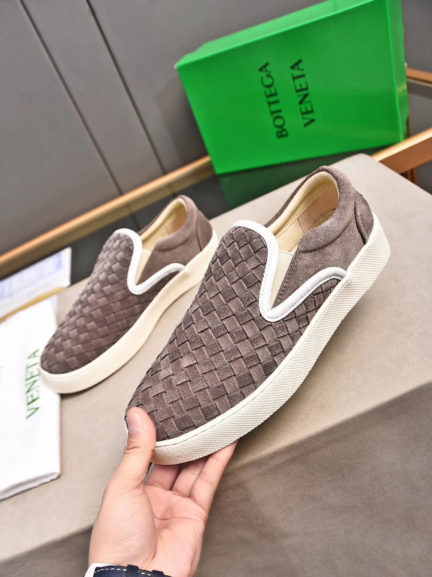Men's shoes 💰460 [Sleeves series] BOTTEG* VENET* - high-end boutique Size: 38-44 (45 customized) BV new product, first-layer cowhide artificially woven classic style harmoniously blends with contemporary fashion temperament, rubber soles are light and flexible, water-dyed sheepskin pads! [Taobao, Tmall, and live streaming are the first choices]